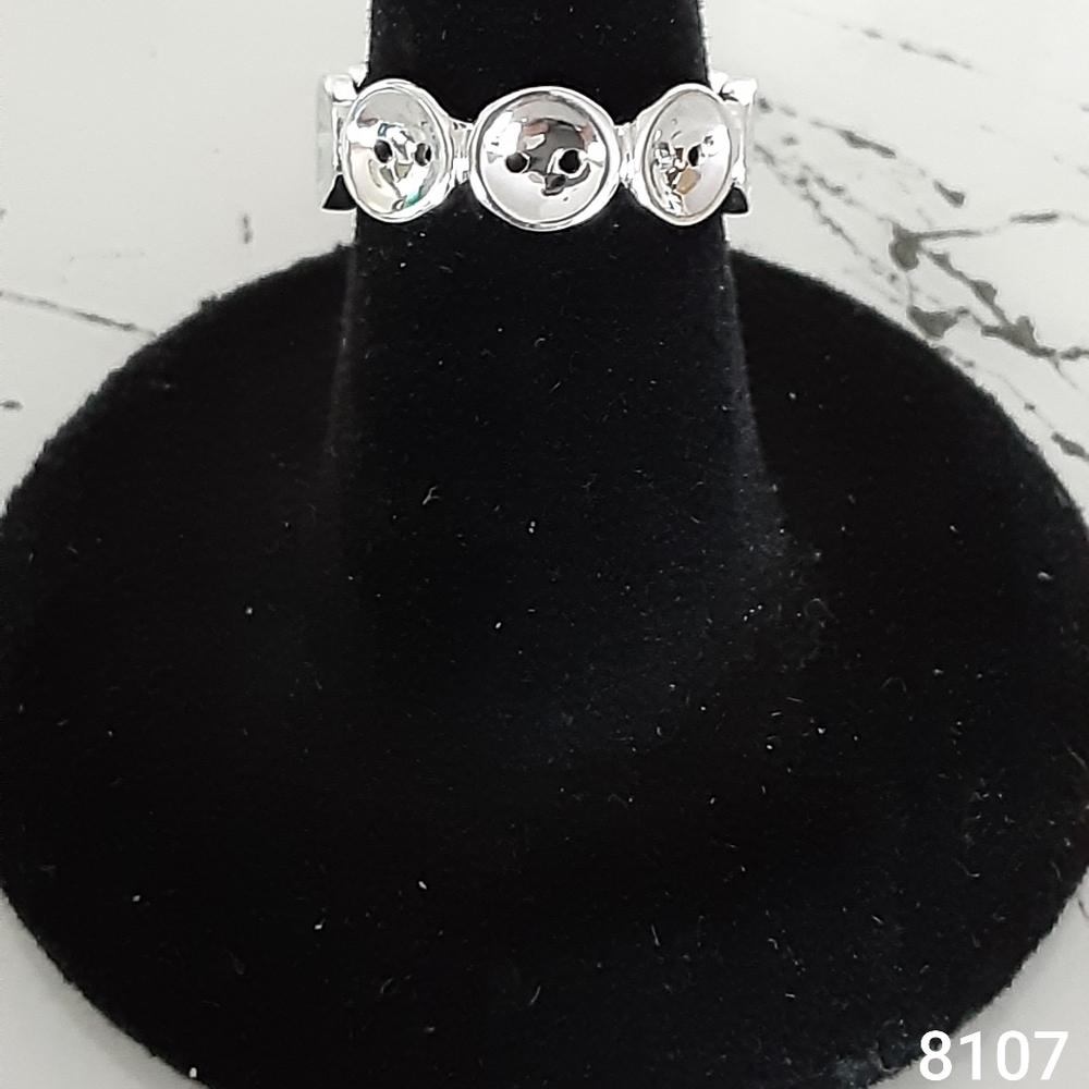 Ring 8107